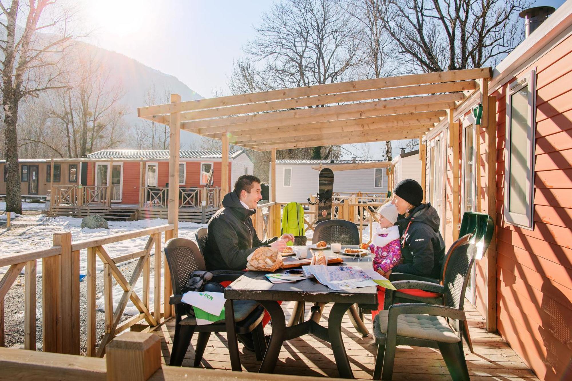 Camping RCN Belledonne Le Bourg-dʼOisans Eksteriør bilde
