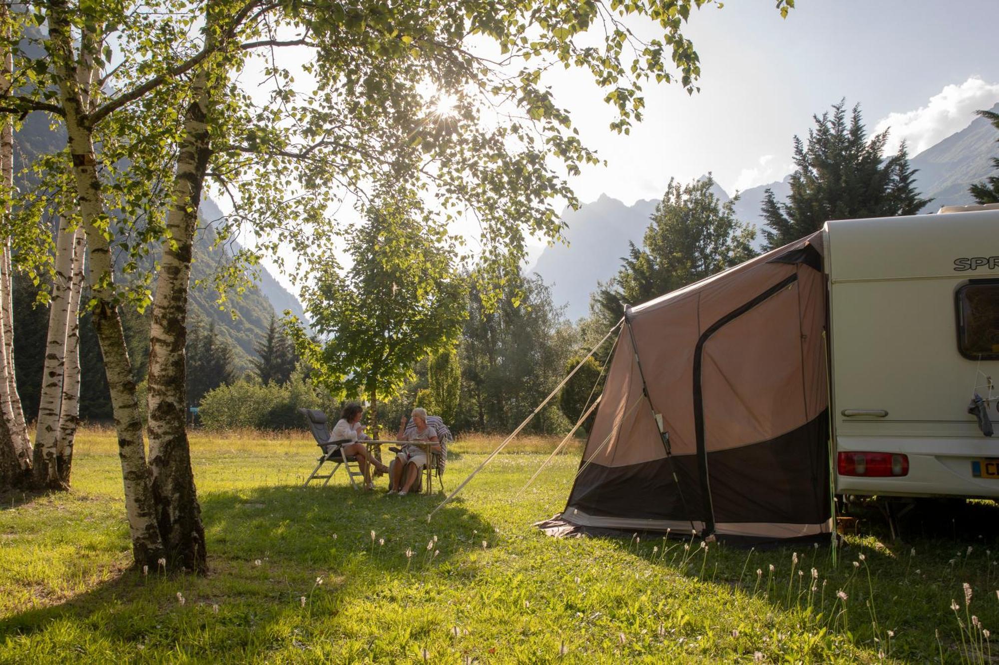 Camping RCN Belledonne Le Bourg-dʼOisans Eksteriør bilde