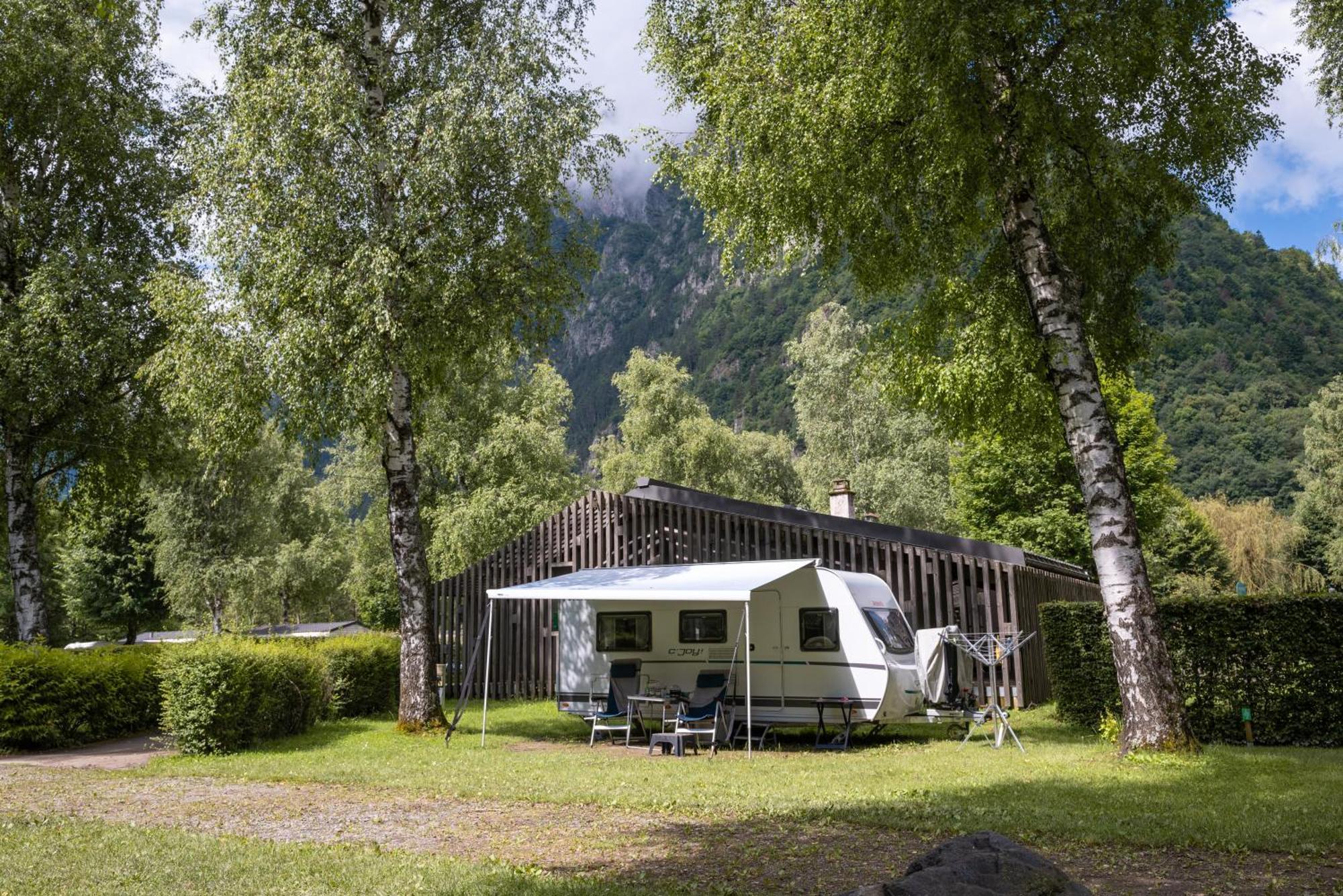 Camping RCN Belledonne Le Bourg-dʼOisans Eksteriør bilde